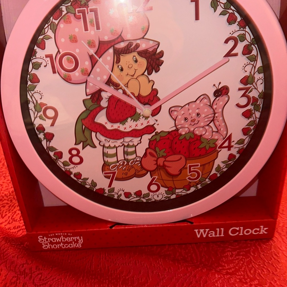 Red Wall Clock - Picture 3 of 6